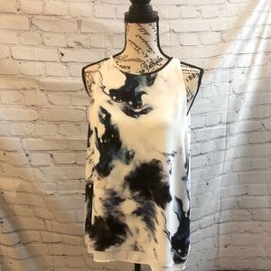 NWT Dalia top light weight 2 layer